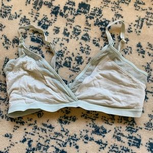 A Pea in the Pod nursing bra